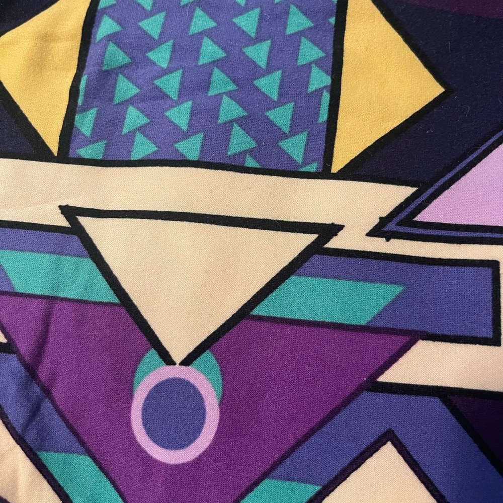 Geometric Patterned Fabric LulaRoe TC leggings